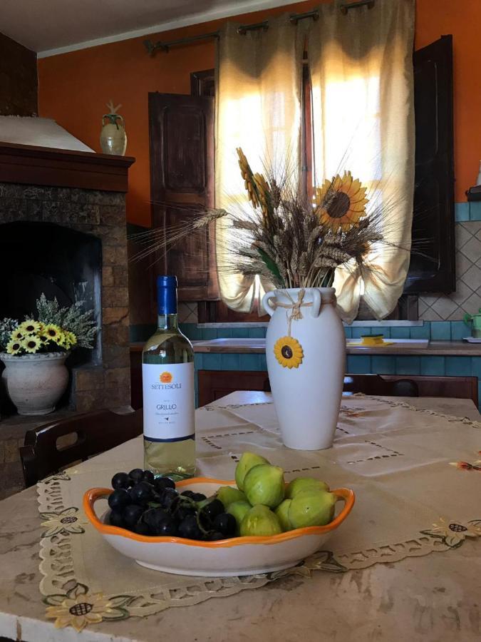 La Casetta Degli Ulivi Con Piscina メンフィ エクステリア 写真
